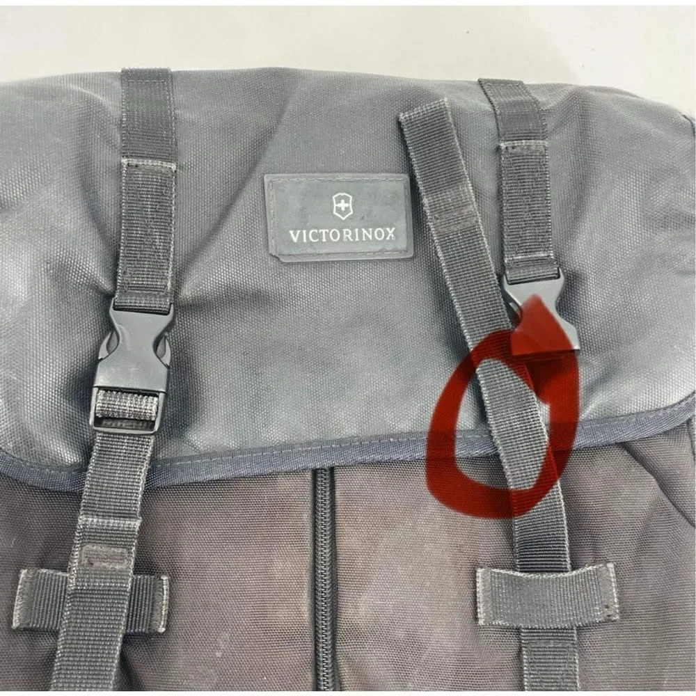 Victorinox Men's Altmont Flapover Expandable Laptop Backpack Bag Black Large‎